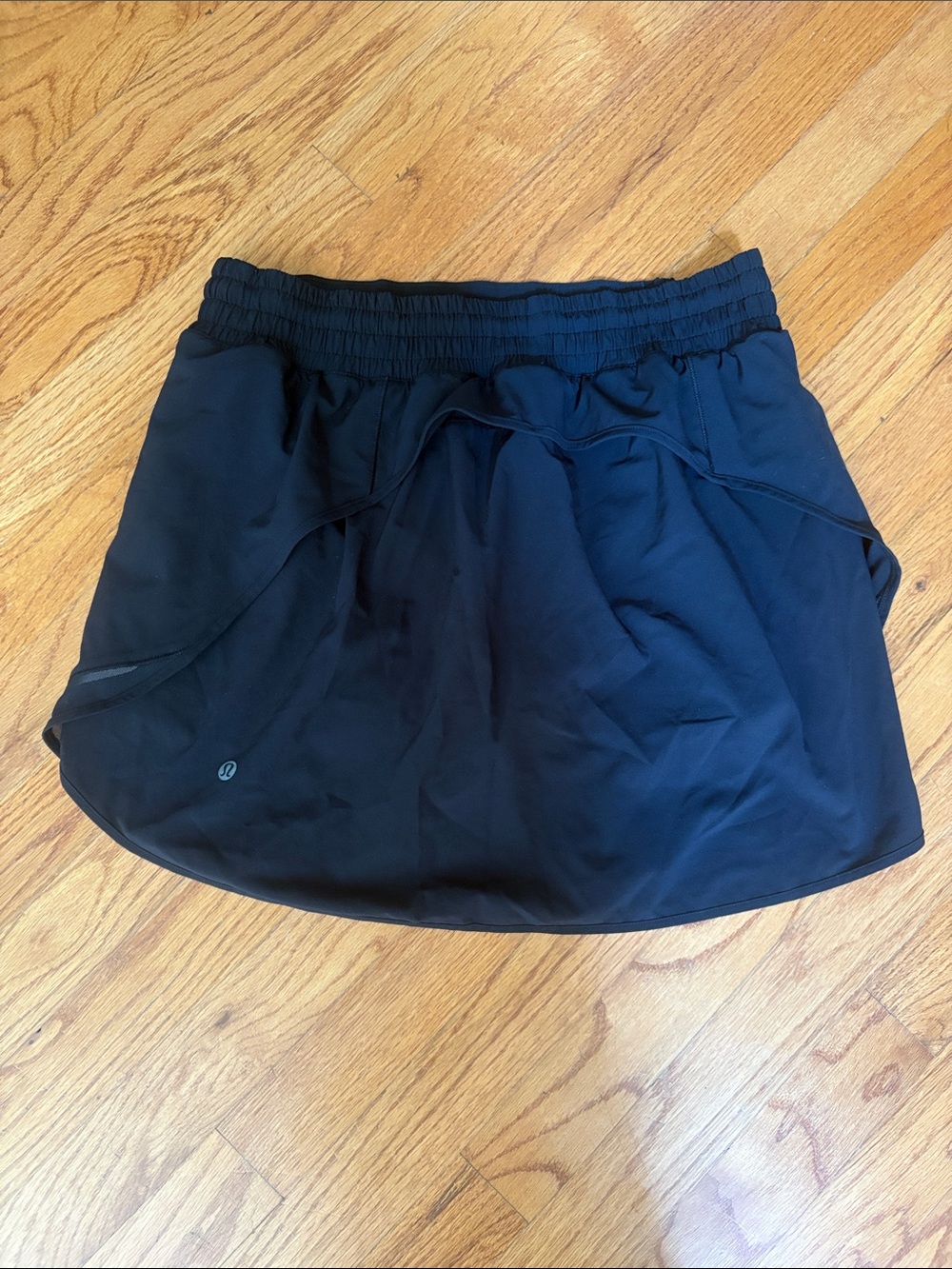lululemon athletica Hottie Hot Skort Built in bike shorts with pockets 10